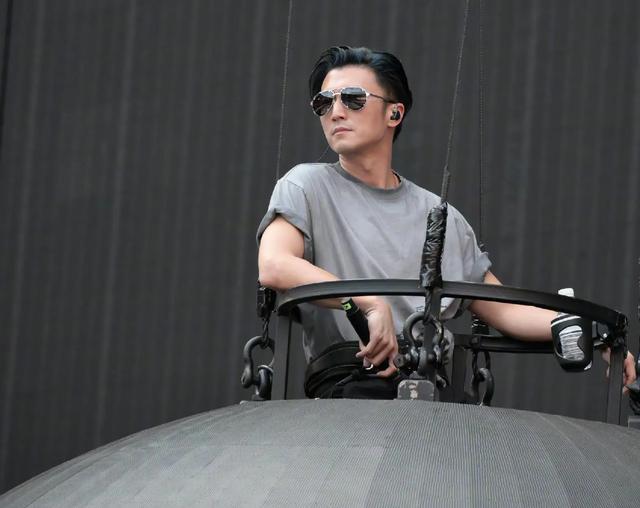 移动舞台 移动舞台