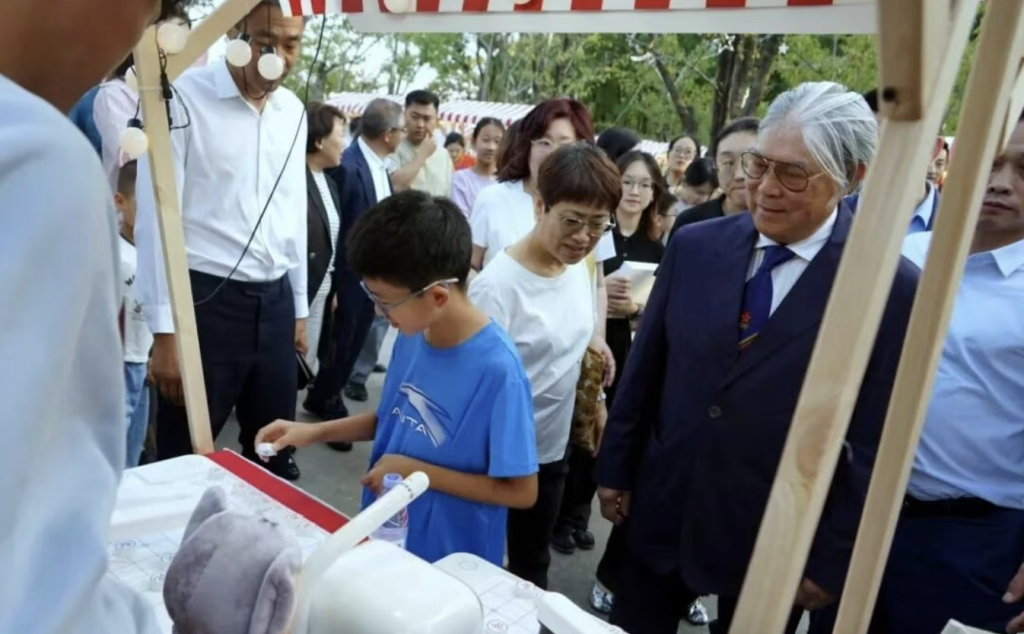 在短暂的对, 组织 在短暂的对, 组织